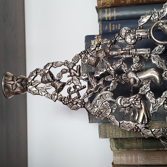 Godinger Silver Christmas Tree Candle Holder - Picture 8 of 16